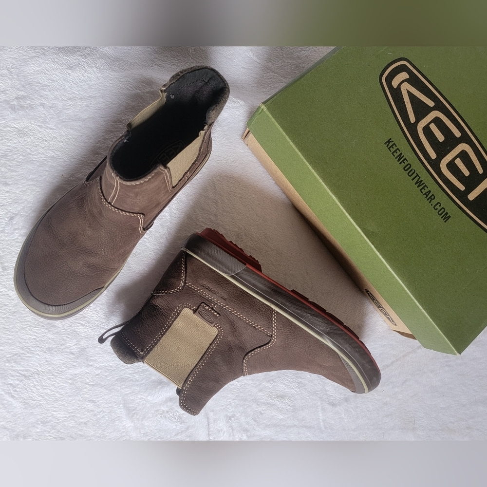 Keen Elsa II Chelsea Leather Snow Bootie, Brown, Size 7.5